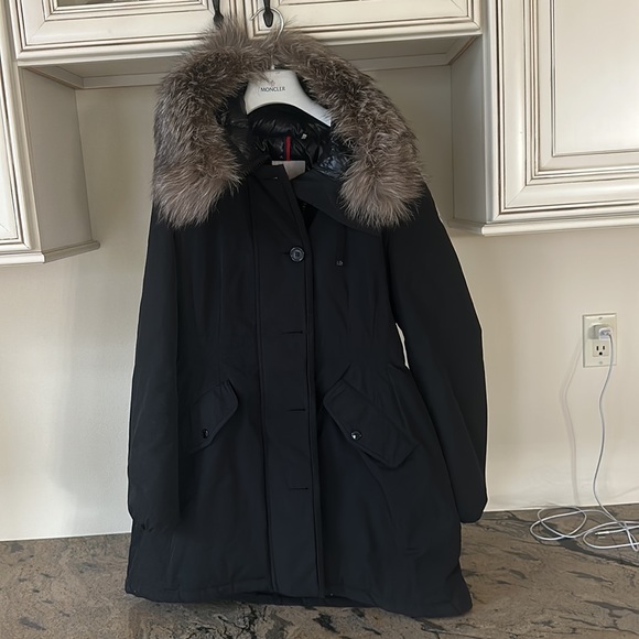 Moncler
Aredhel Hooded Down Parka with Removable Genuine Fox
Fur Trim
Sold out - Picture 7 of 16